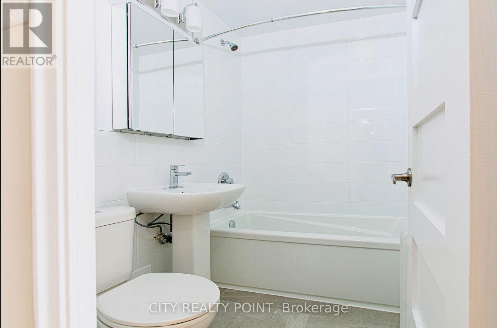403 - 2 Grandstand Place, Toronto, Ontario  M4H 1E2 - Photo 4 - C13631096