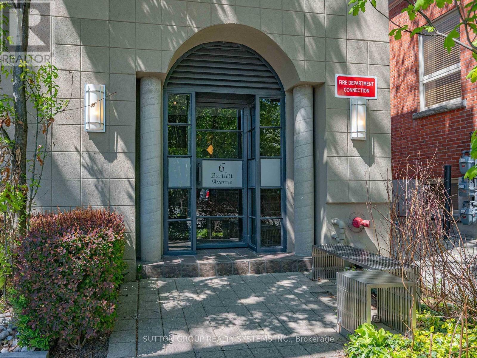 5 - 6 BARTLETT AVENUE W, Toronto, Ontario