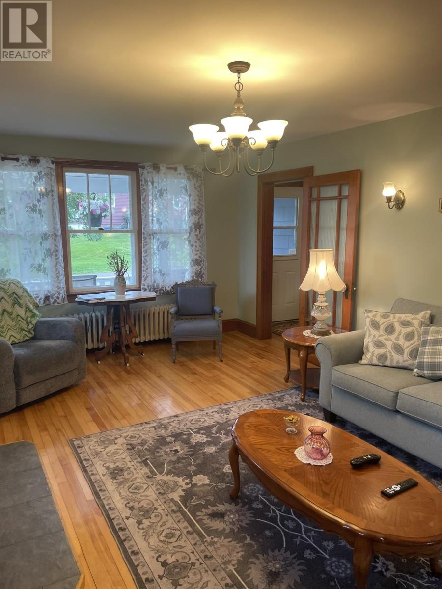 11 Belle Avenue, Souris, Prince Edward Island  C0A 2B0 - Photo 10 - 202619273