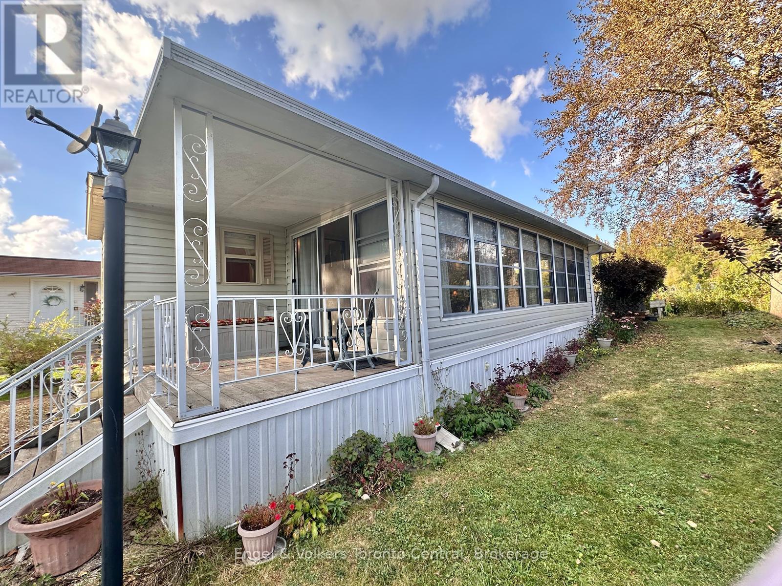 B6 - 7489 Sideroad 5 E, Wellington North, Ontario  N0G 2L0 - Photo 2 - X12881548