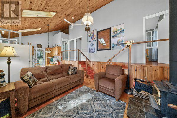 406 Mazinaw Lake Road, Addington Highlands, Ontario  K0K 1H0 - Photo 12 - X13631158