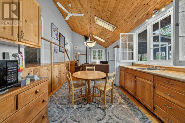 406 Mazinaw Lake Road, Addington Highlands, Ontario  K0K 1H0 - Photo 17 - X13631158