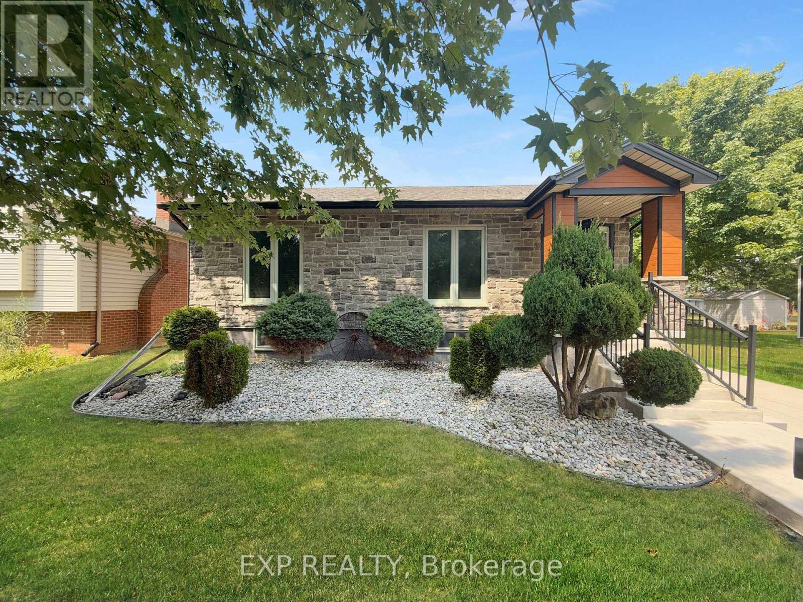 17 Greenfield Court, London South, Ontario  N6E 1K9 - Photo 2 - X13631160