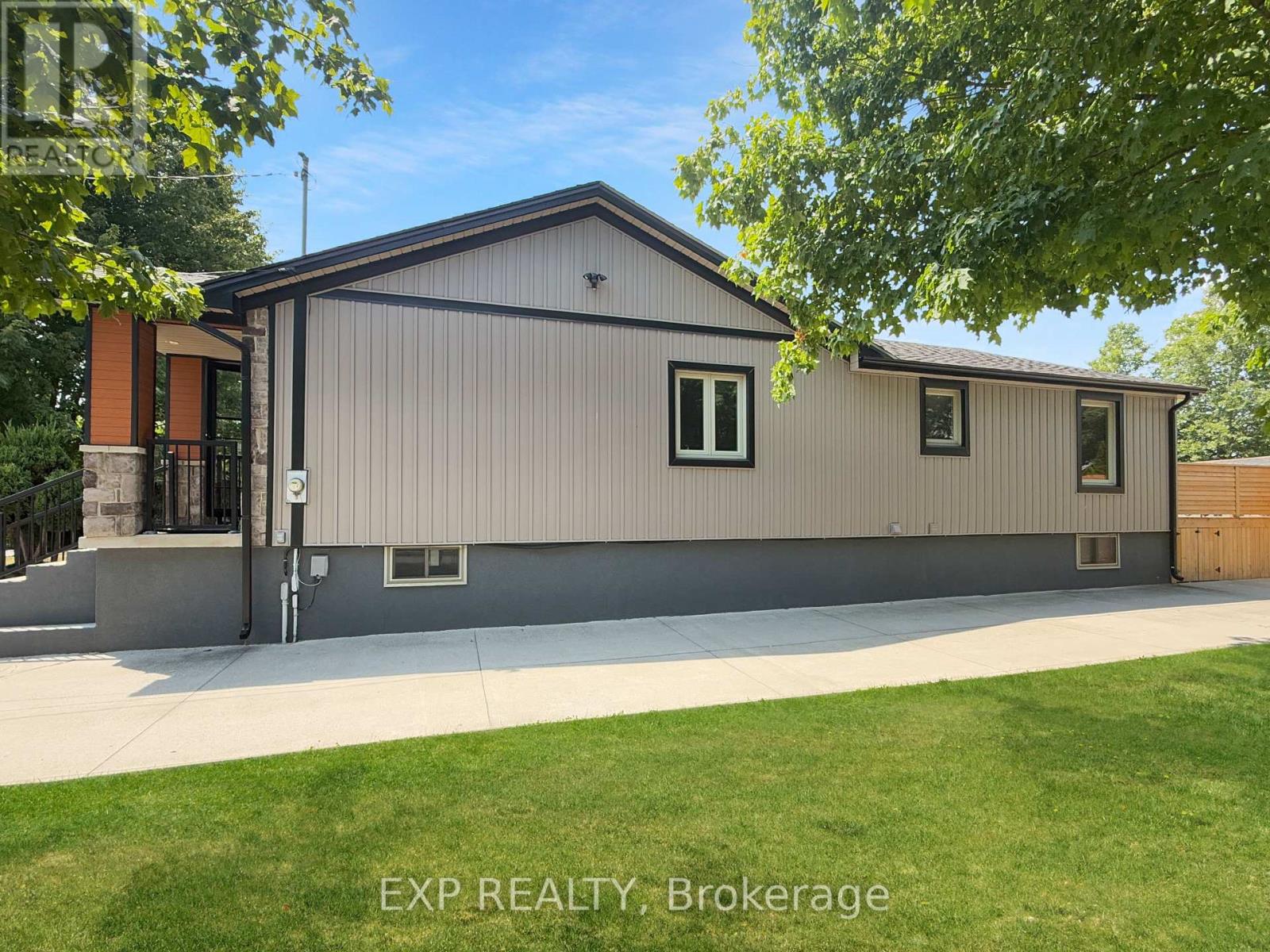 17 Greenfield Court, London South, Ontario  N6E 1K9 - Photo 5 - X13631160