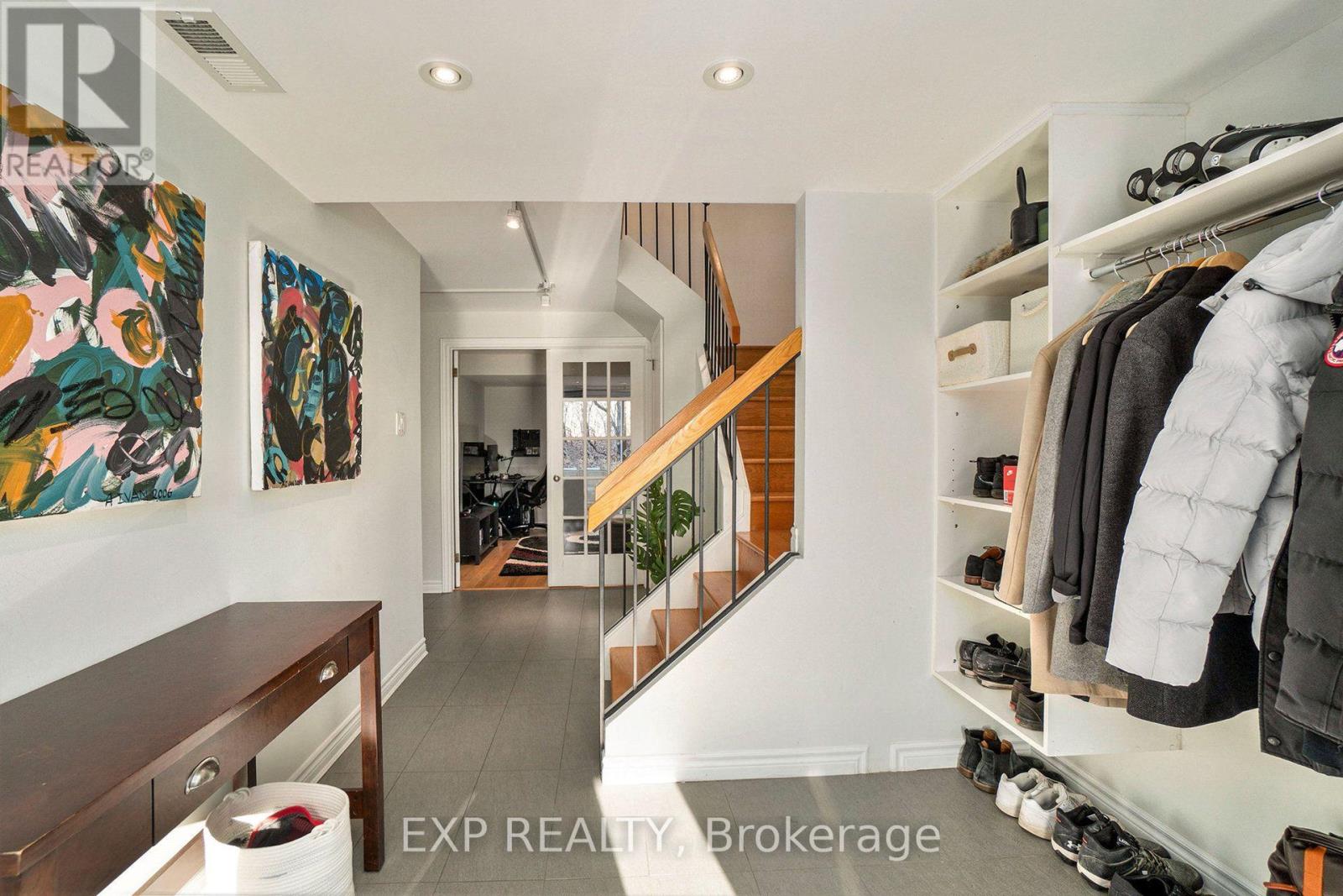 6667 Bilberry Drive, Ottawa, Ontario  K1C 4N5 - Photo 2 - X13631170