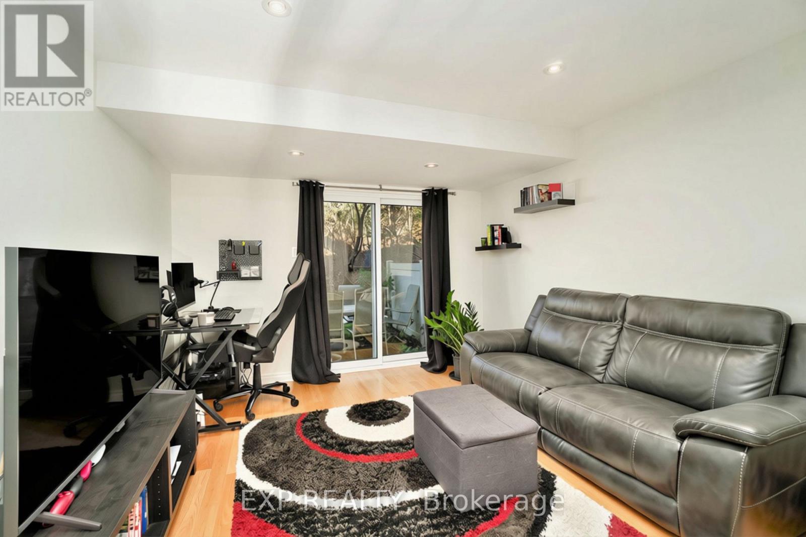 6667 Bilberry Drive, Ottawa, Ontario  K1C 4N5 - Photo 3 - X13631170