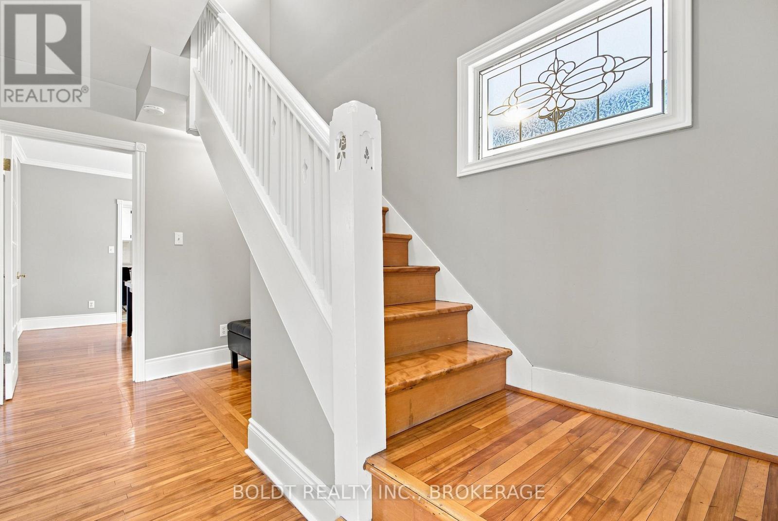 42 Thomas Street, St. Catharines, Ontario  L2R 6L9 - Photo 8 - X13631164