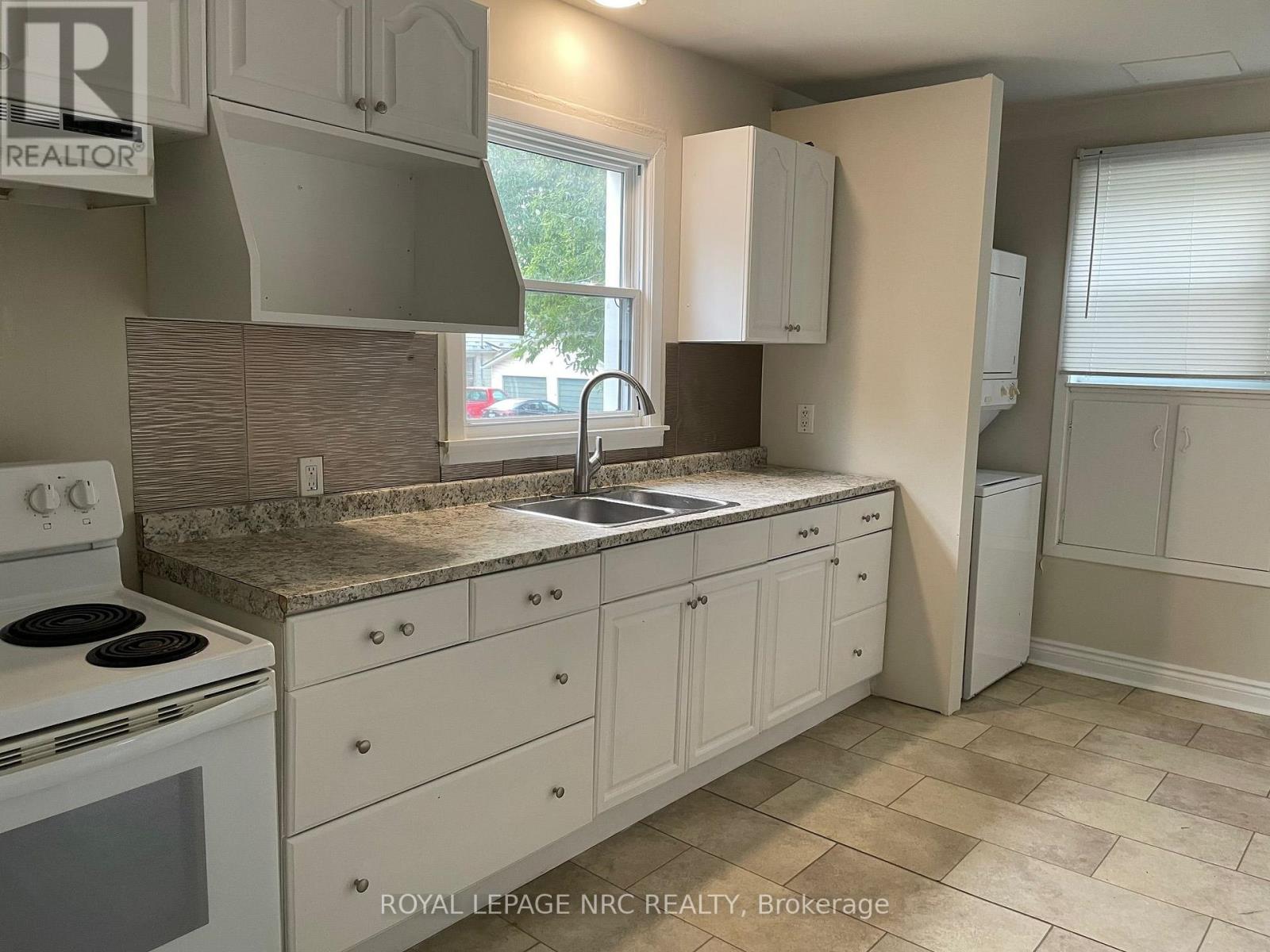 5751 Leonard Avenue, Niagara Falls, Ontario  L2G 4R4 - Photo 11 - X13631168
