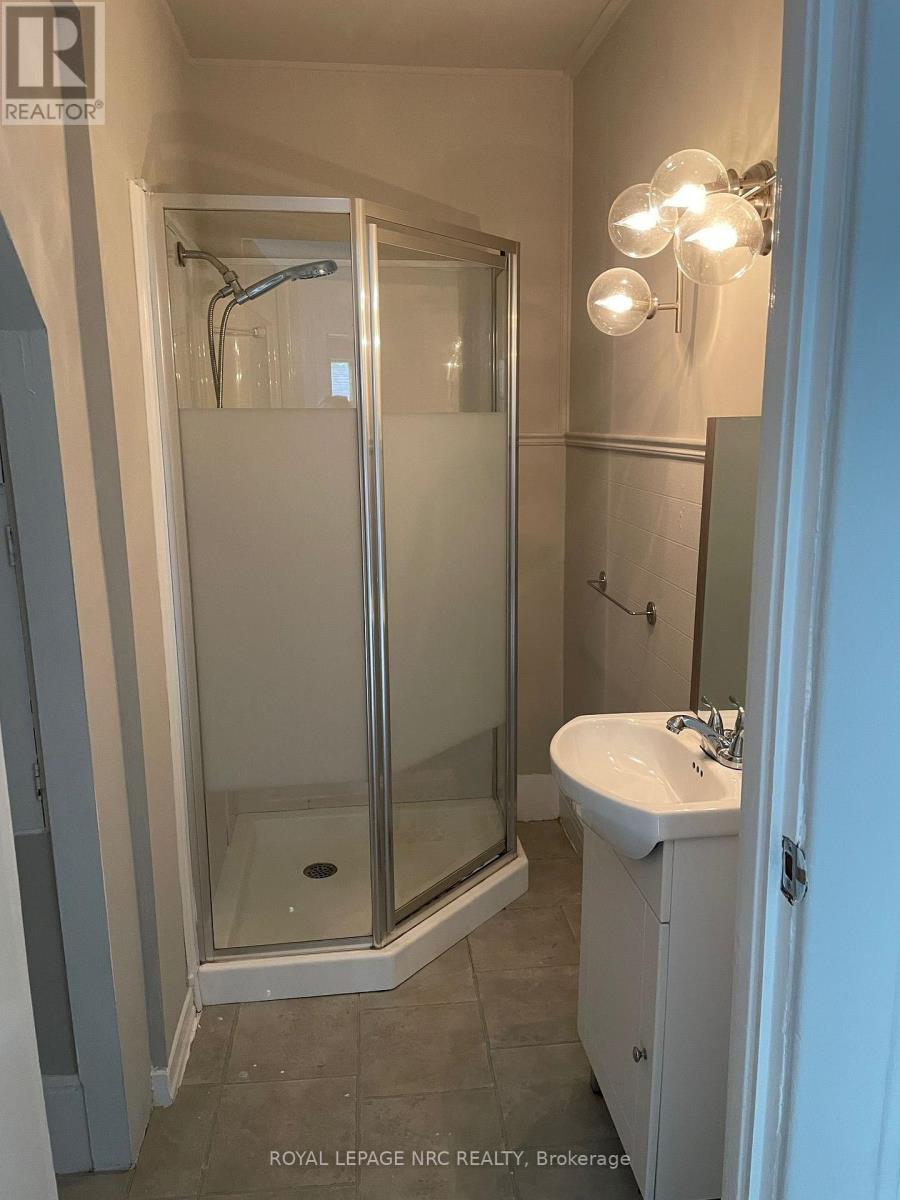 5751 Leonard Avenue, Niagara Falls, Ontario  L2G 4R4 - Photo 12 - X13631168