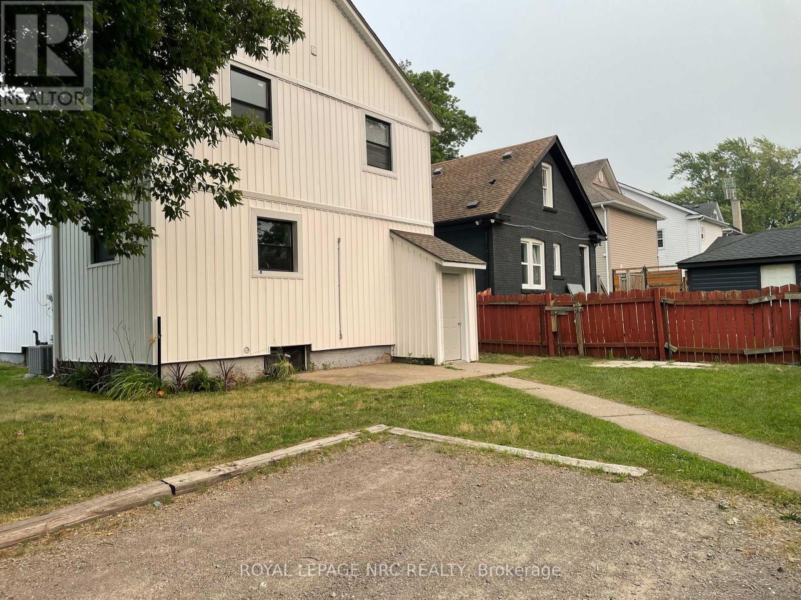 5751 Leonard Avenue, Niagara Falls, Ontario  L2G 4R4 - Photo 2 - X13631168