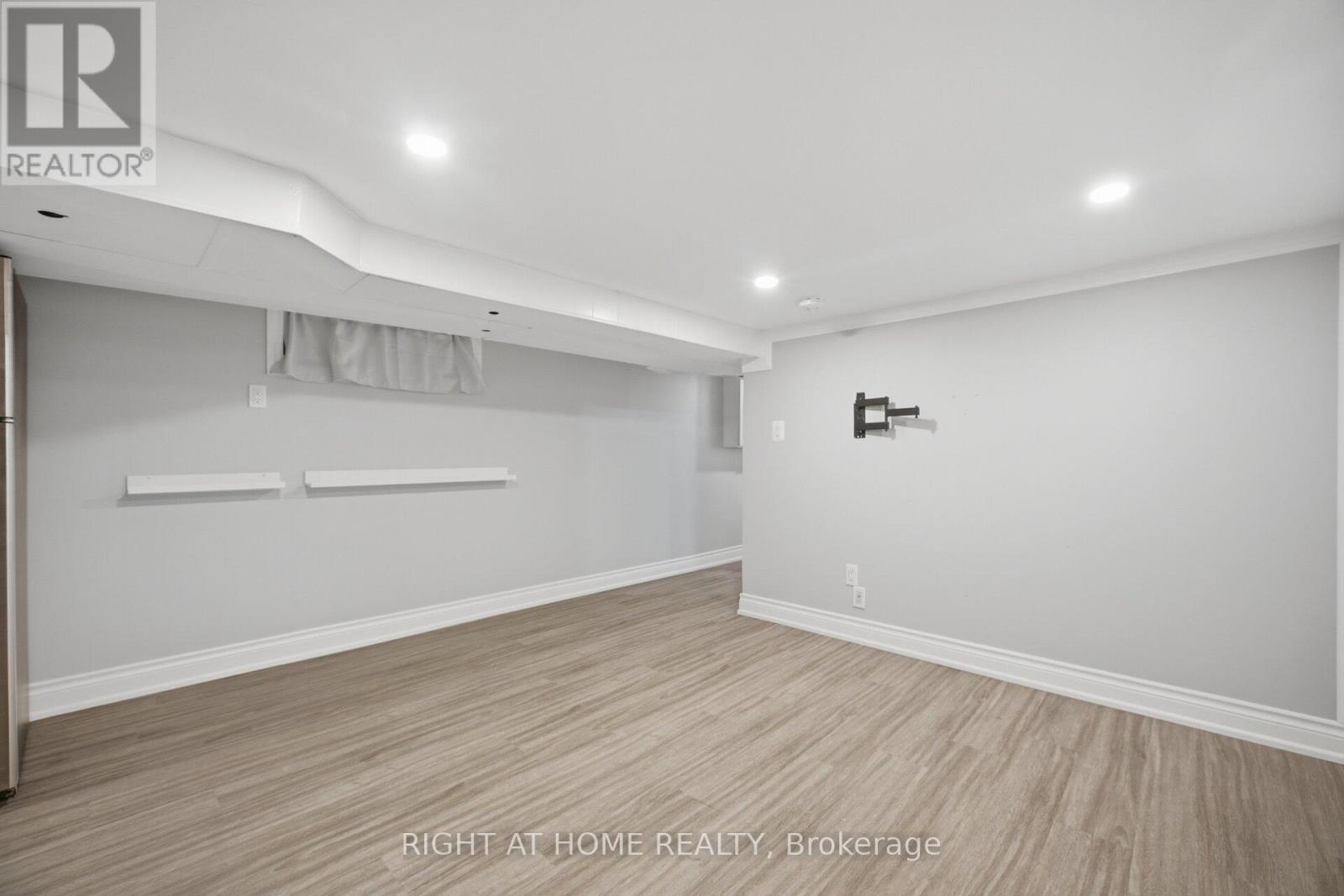 20 Rockwell Avenue, Toronto, Ontario  M6N 1N5 - Photo 14 - W13631172