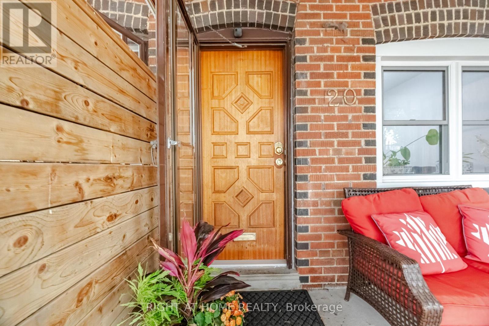 20 Rockwell Avenue, Toronto, Ontario  M6N 1N5 - Photo 2 - W13631172