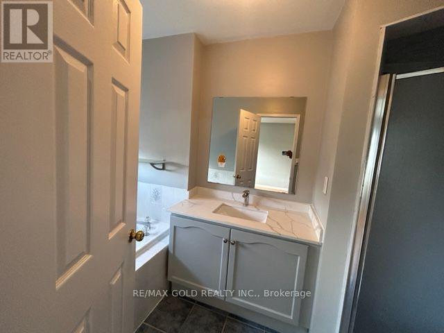 6863 Apex Court, Mississauga, Ontario  L5N 7H6 - Photo 10 - W13612896