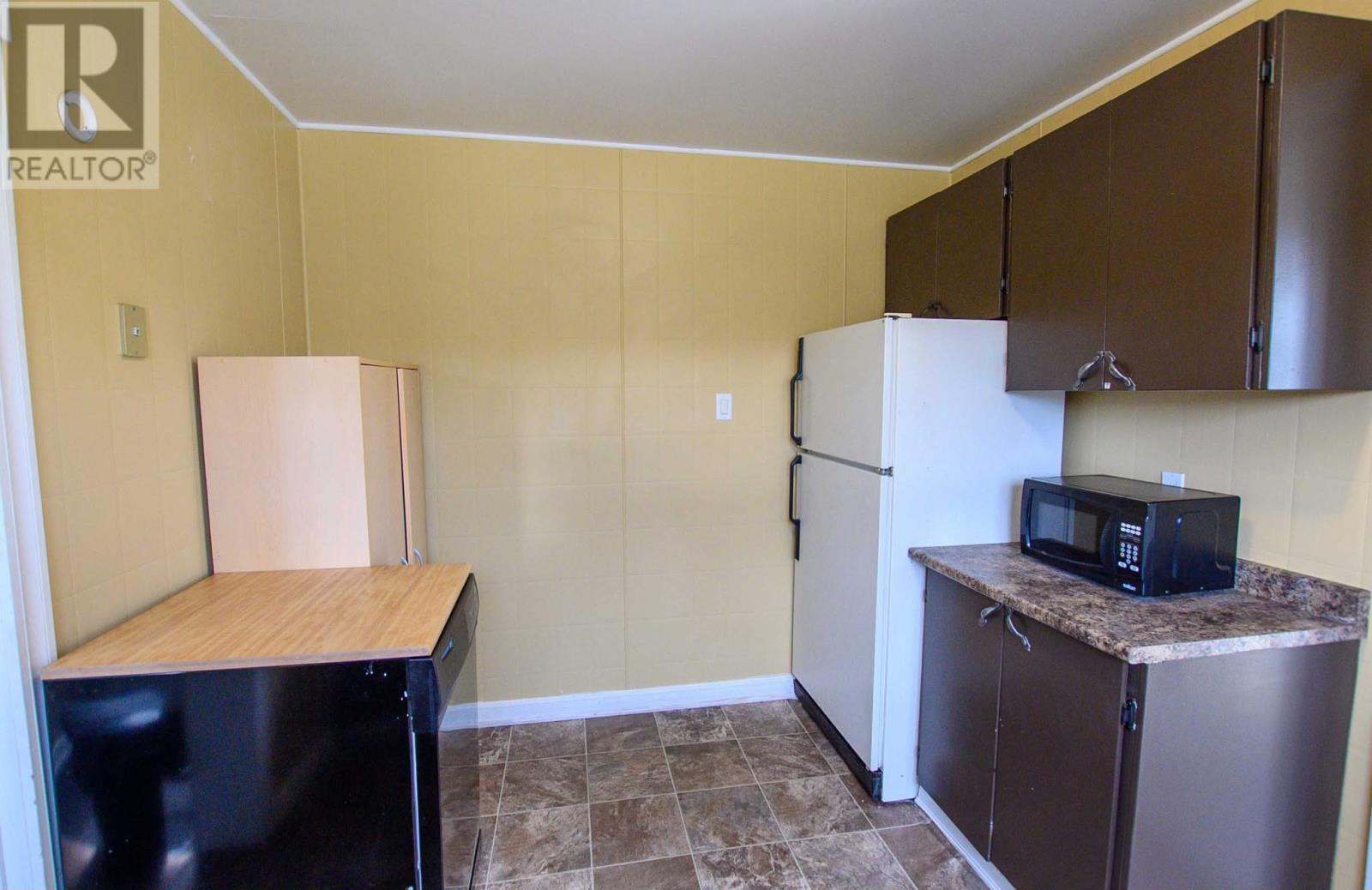 908 Tamarck Drive, Labrador City — photo 11