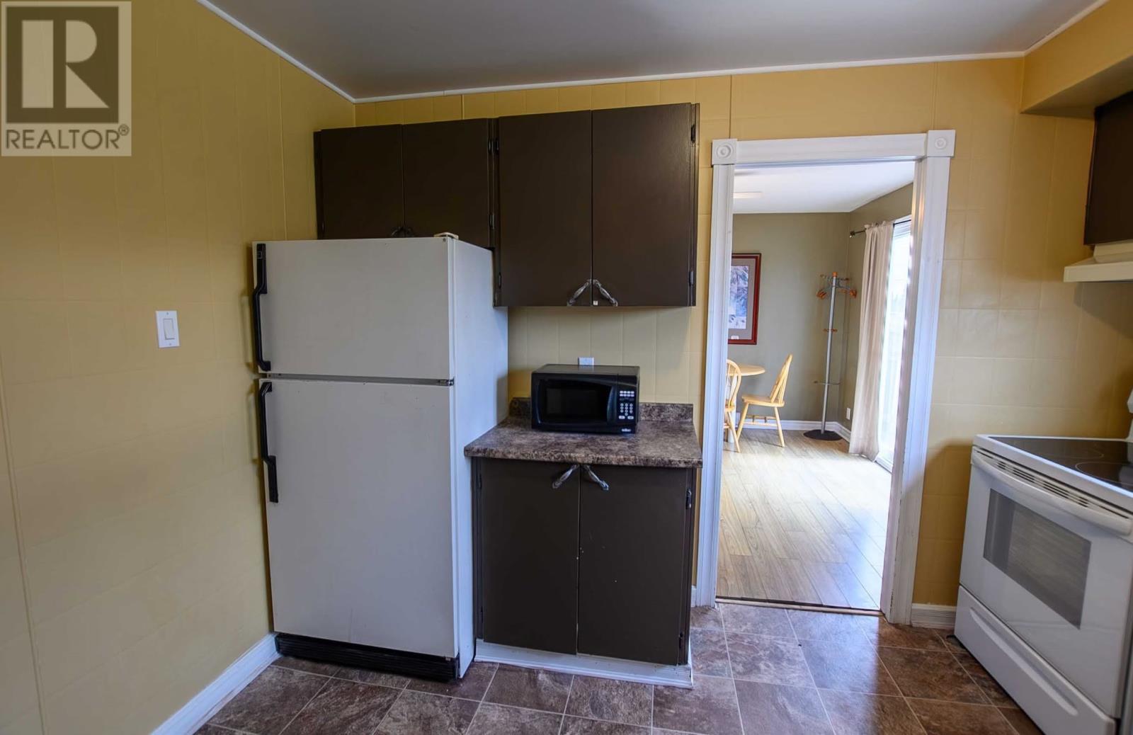 908 Tamarck Drive, Labrador City — photo 9