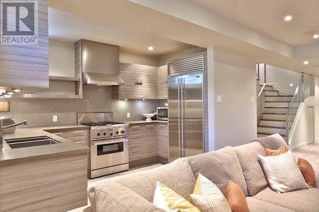 17 KILBARRY ROAD, Toronto, Ontario
