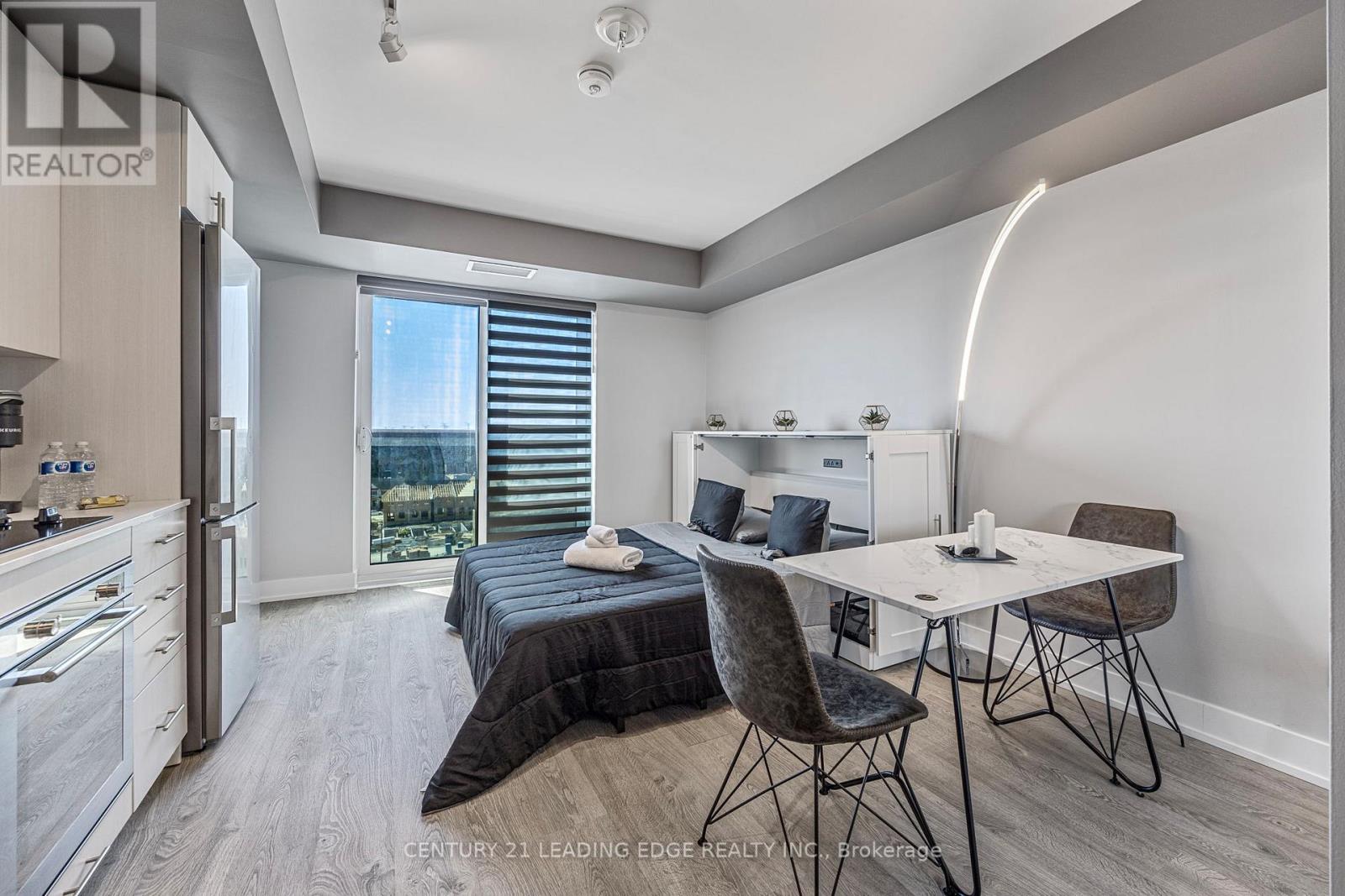819 - 2550 SIMCOE STREET N, Oshawa, Ontario