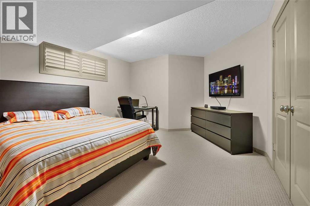 146 Springborough Point SW, Calgary, Alberta  T3H 5T5 - Photo 28 - A2332993
