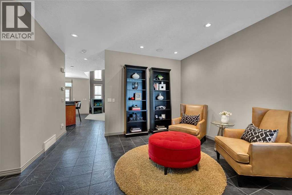146 Springborough Point SW, Calgary, Alberta  T3H 5T5 - Photo 4 - A2332993