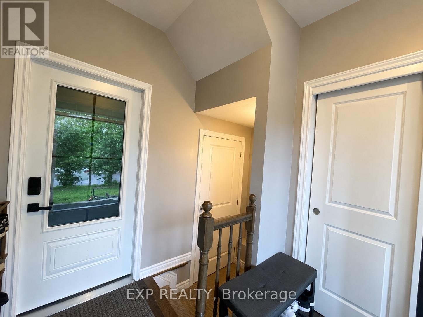 12 Knockaderry Crescent, Ottawa, Ontario  K2C 3H2 - Photo 2 - X13573798
