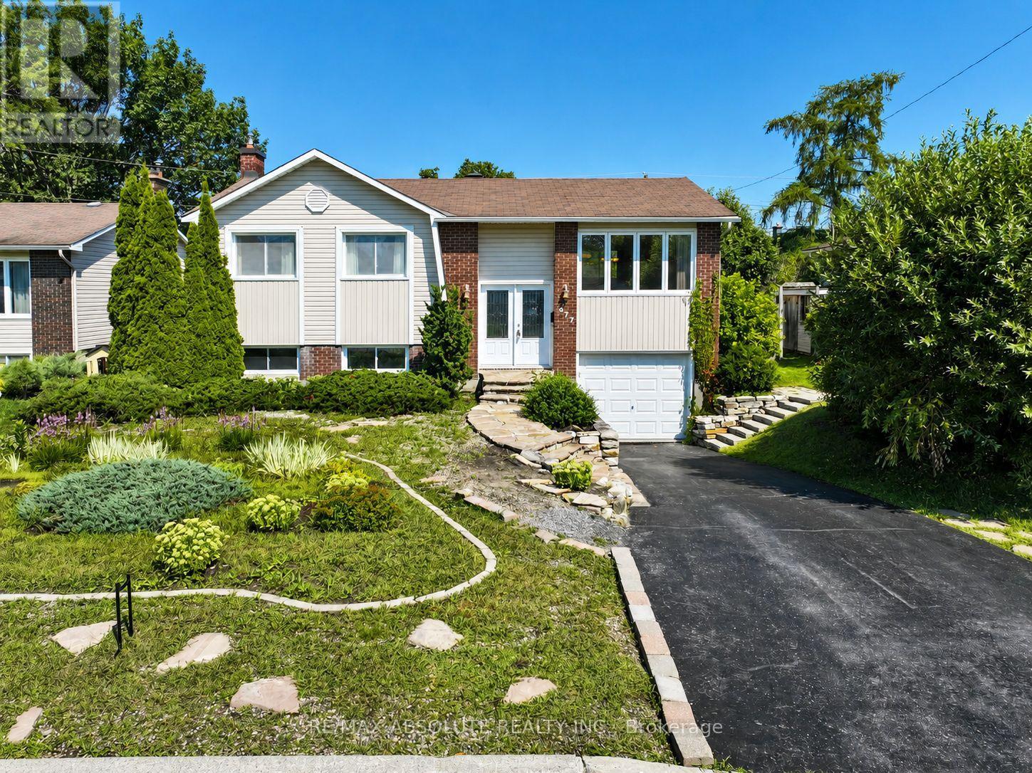 377 LEANNE STREET, Ottawa, Ontario