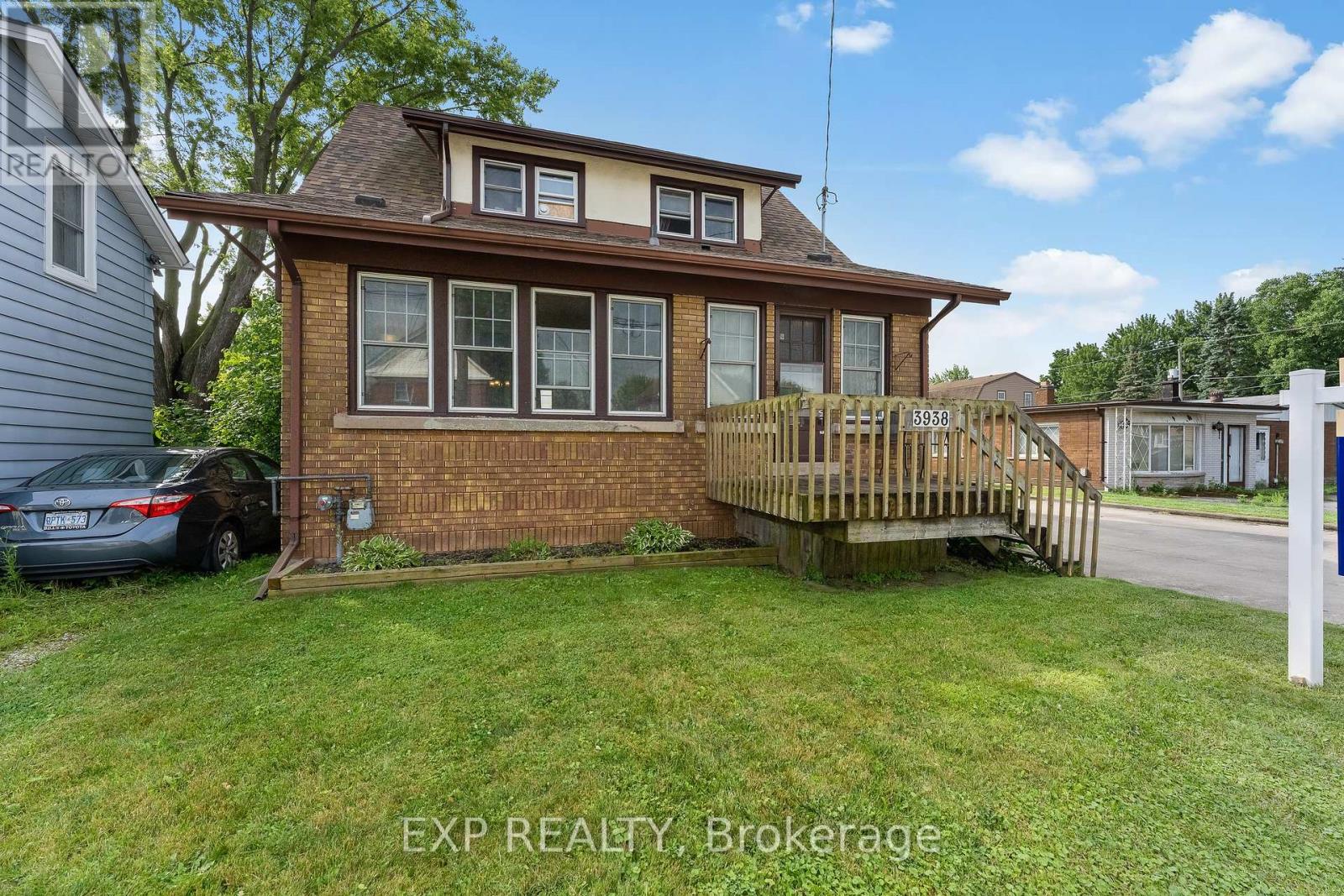 3938 Main Street, Niagara Falls, Ontario  L2G 6B6 - Photo 2 - X13631246