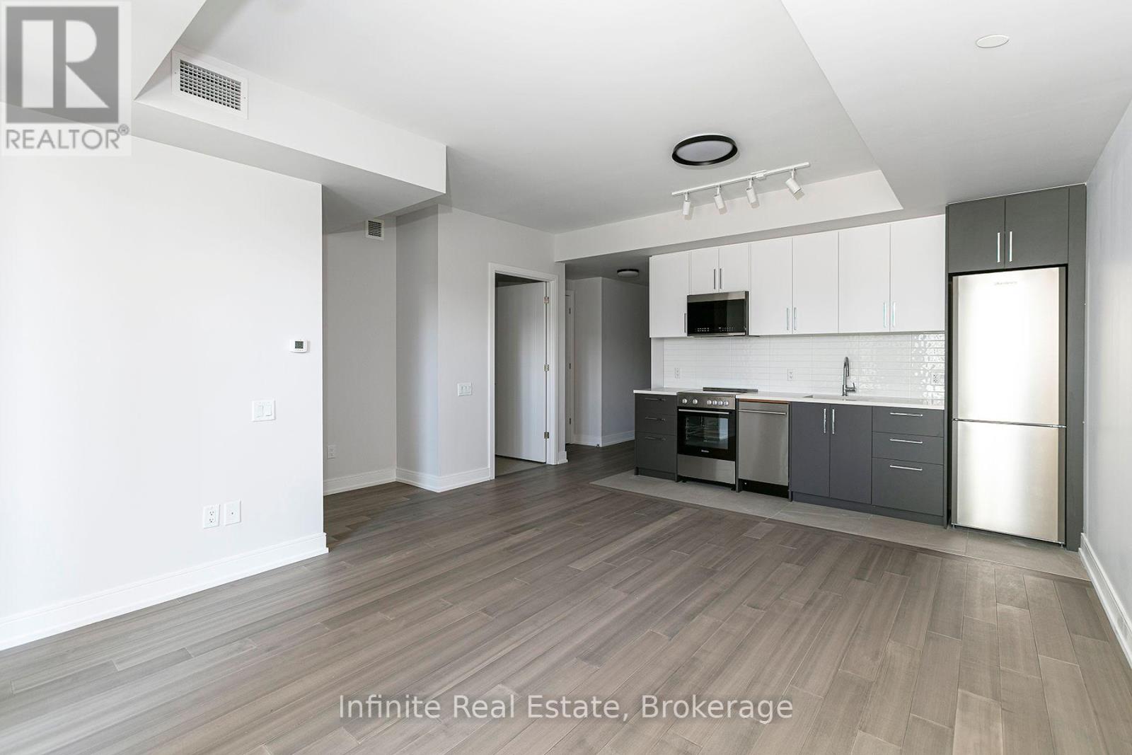 301 - 664 SPADINA AVENUE, Toronto, Ontario