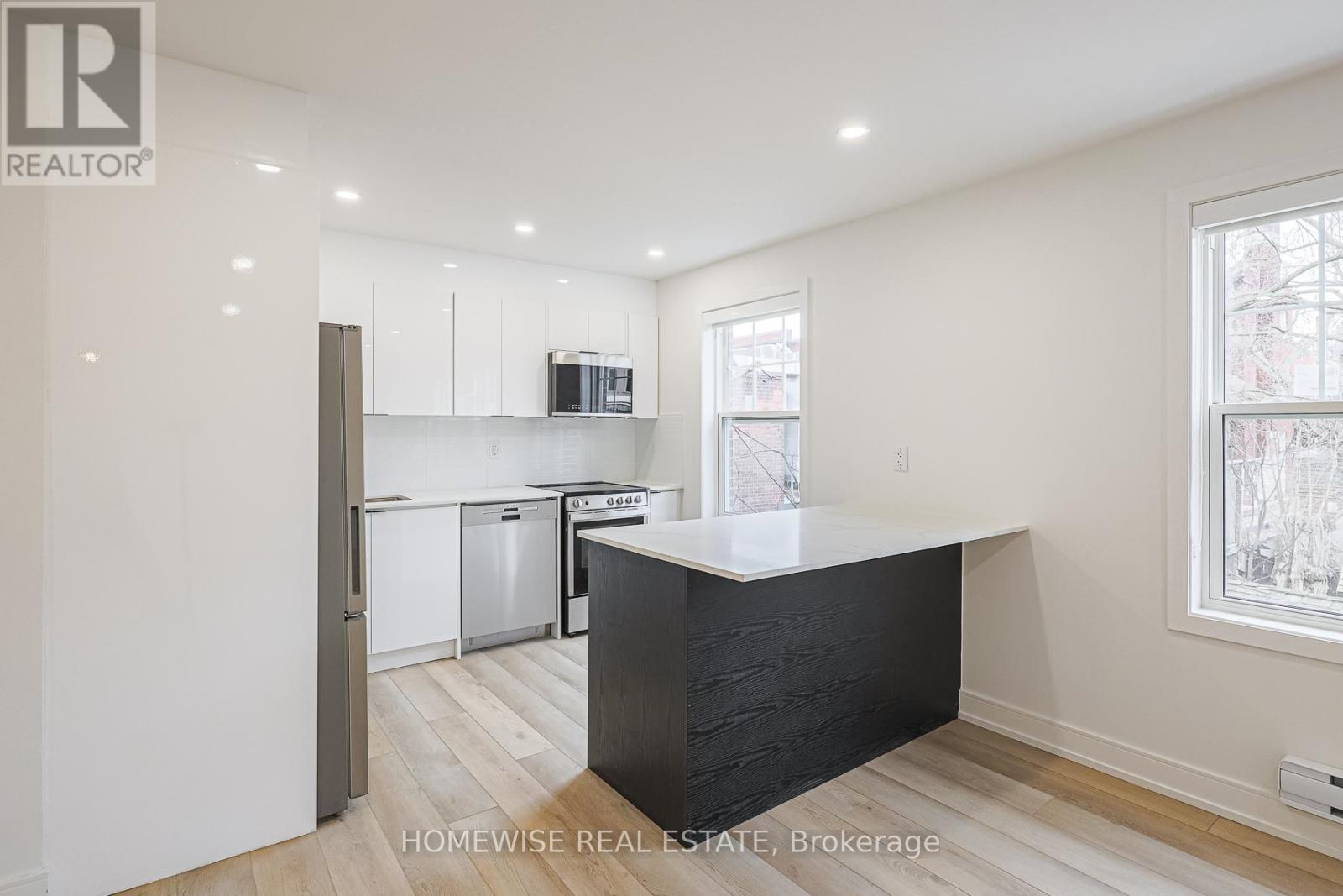 2 - 383 SPADINA ROAD, Toronto, Ontario