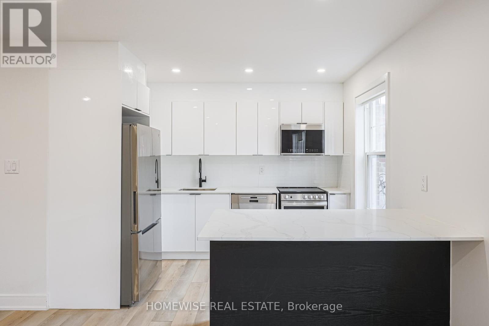 2 - 383 Spadina Road, Toronto, Ontario  M5P 2W1 - Photo 2 - C13631278