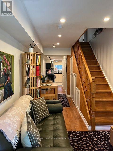823 CRAVEN ROAD, Toronto, Ontario