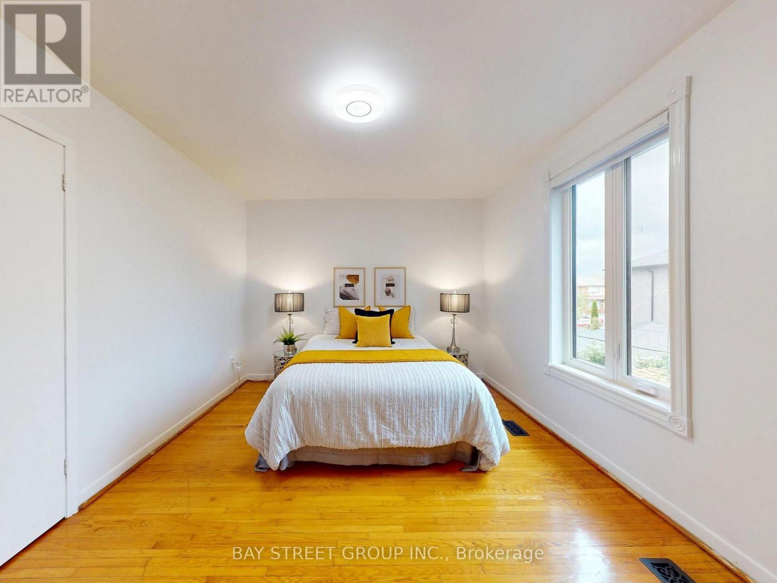 6 Moira Avenue, Toronto, Ontario  M1K 1B6 - Photo 23 - E13631268