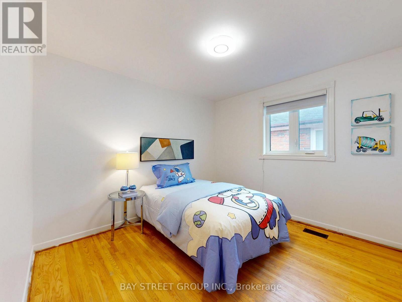 6 Moira Avenue, Toronto, Ontario  M1K 1B6 - Photo 25 - E13631268