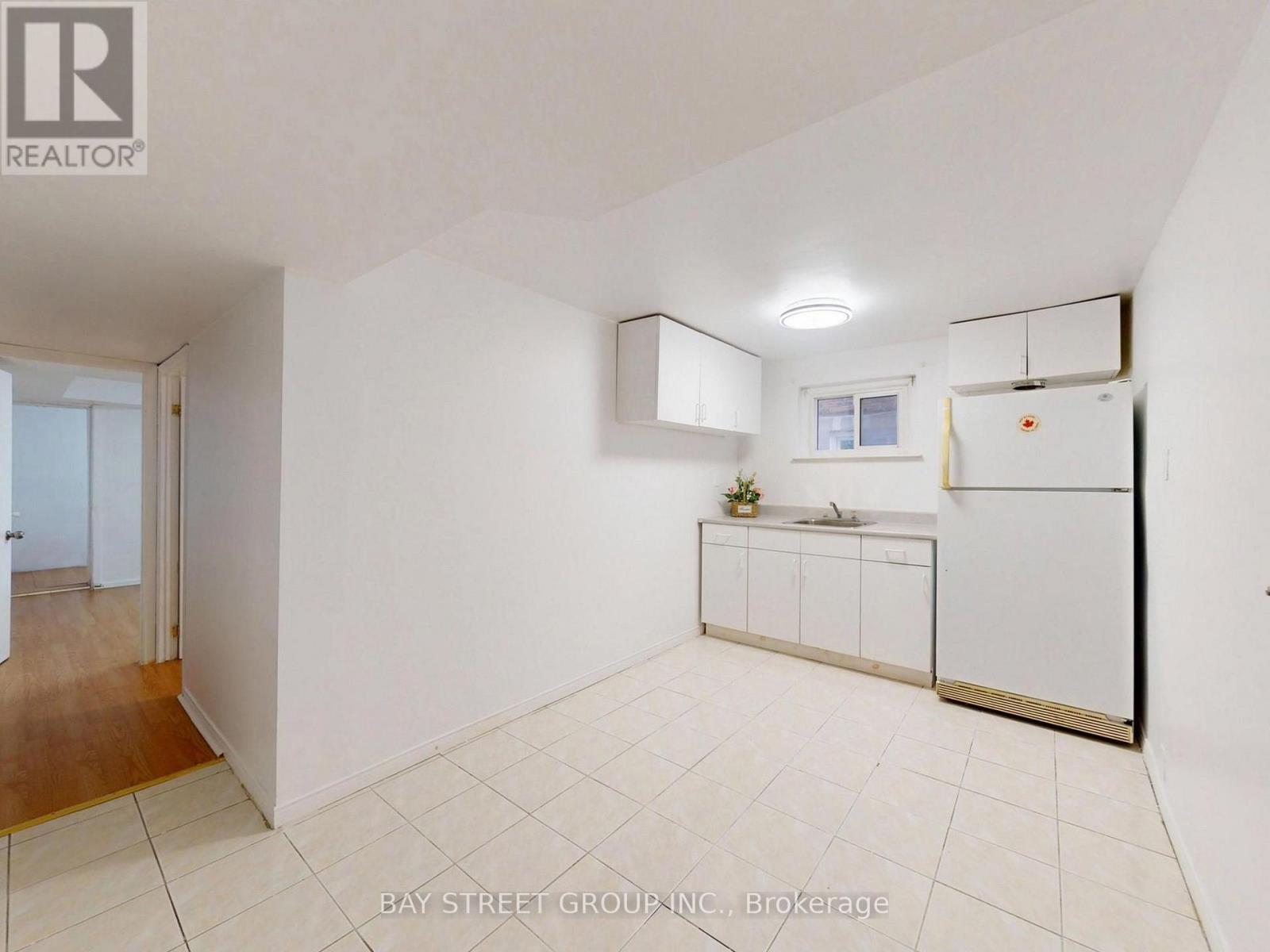 6 Moira Avenue, Toronto, Ontario  M1K 1B6 - Photo 32 - E13631268