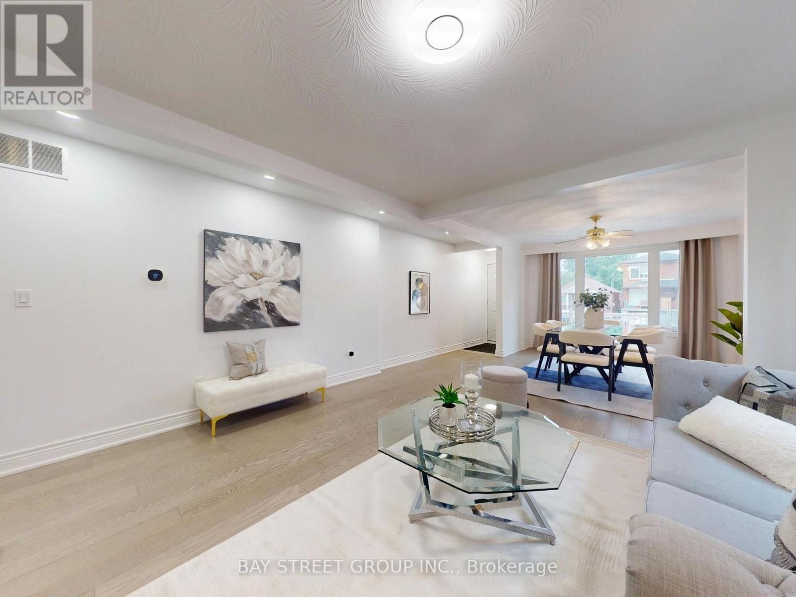 6 Moira Avenue, Toronto, Ontario  M1K 1B6 - Photo 6 - E13631268