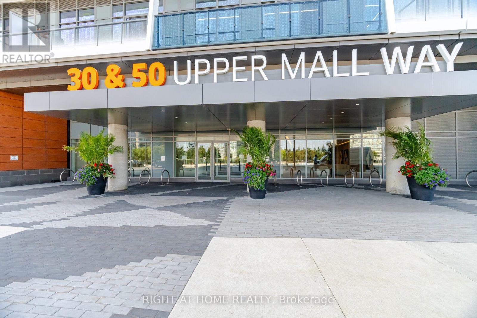 2002 - 30 UPPER MALL WAY, Vaughan, Ontario