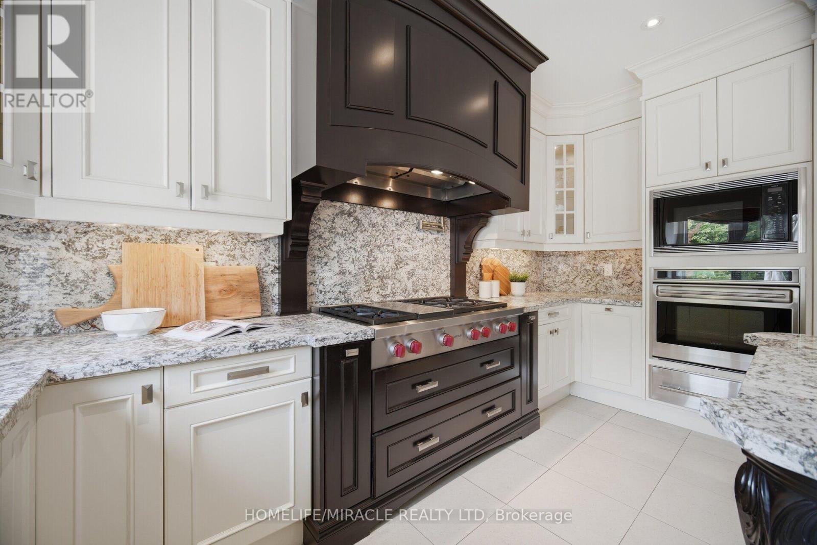 2152 Manor Hill Drive, Mississauga, Ontario  L5M 5H9 - Photo 17 - W13631230