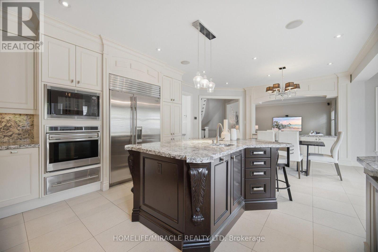 2152 Manor Hill Drive, Mississauga, Ontario  L5M 5H9 - Photo 19 - W13631230