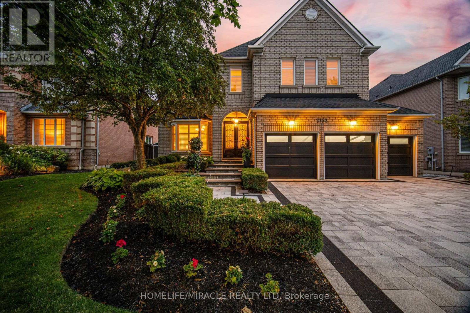 2152 Manor Hill Drive, Mississauga, Ontario  L5M 5H9 - Photo 2 - W13631230