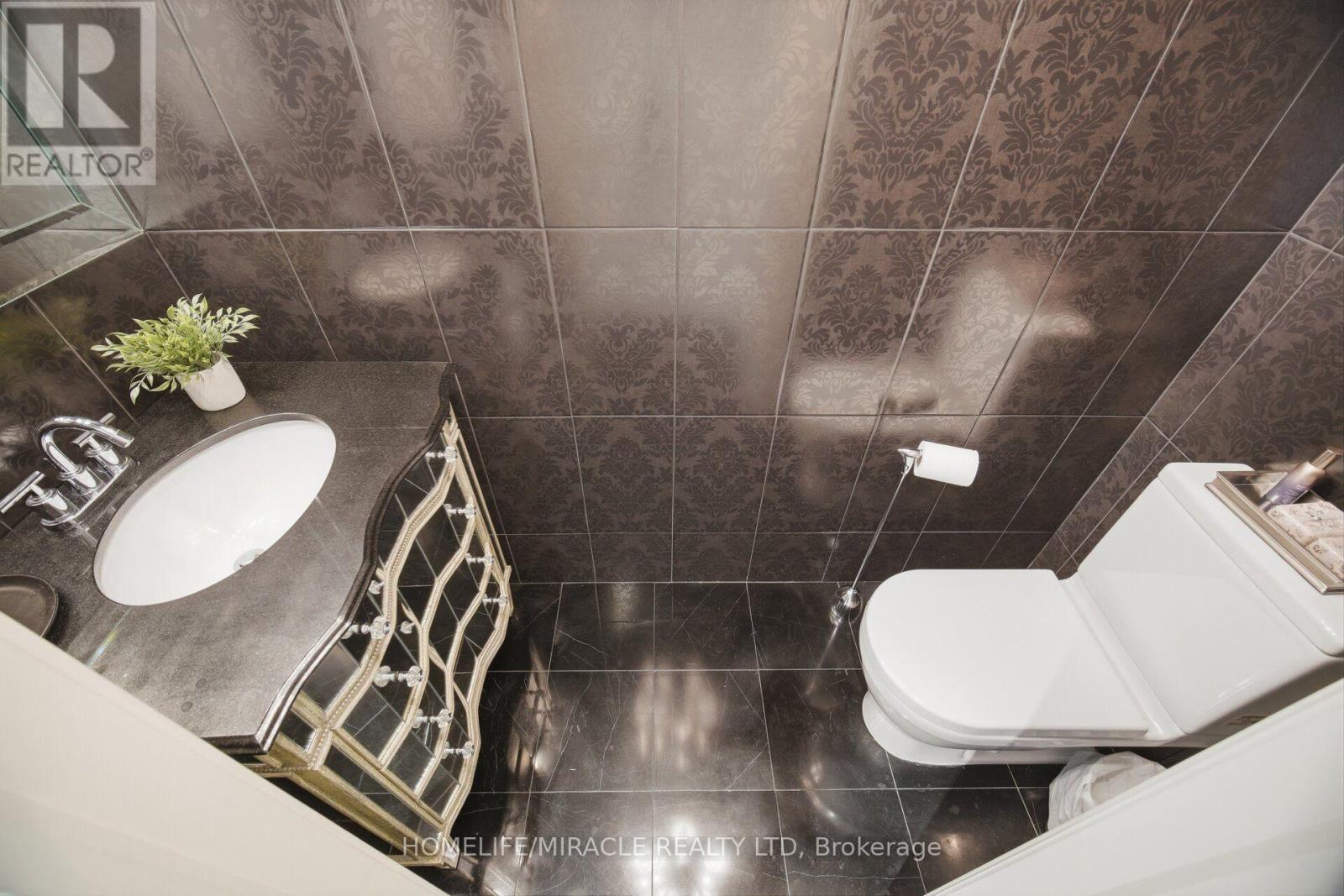 2152 Manor Hill Drive, Mississauga, Ontario  L5M 5H9 - Photo 25 - W13631230