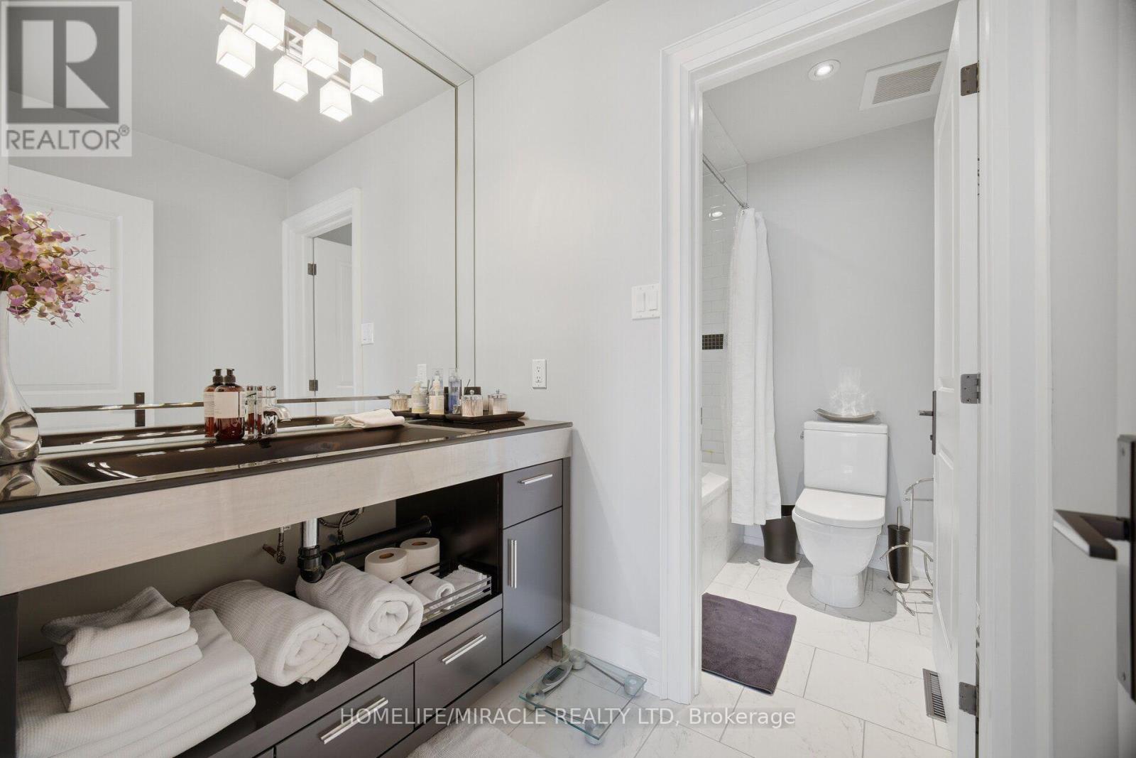 2152 Manor Hill Drive, Mississauga, Ontario  L5M 5H9 - Photo 35 - W13631230