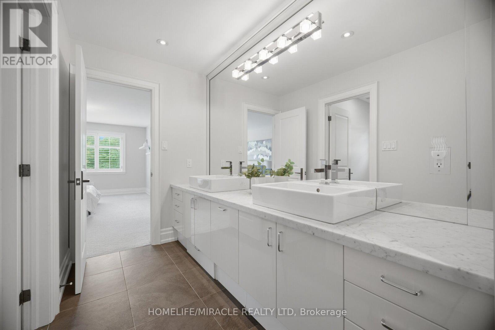 2152 Manor Hill Drive, Mississauga, Ontario  L5M 5H9 - Photo 37 - W13631230