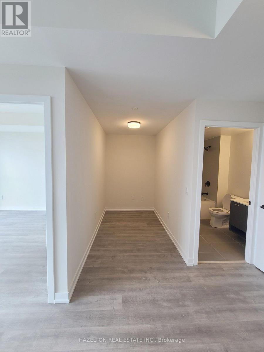 804 - 2300 St Clair Avenue W, Toronto, Ontario  M6N 0B3 - Photo 7 - W13631244