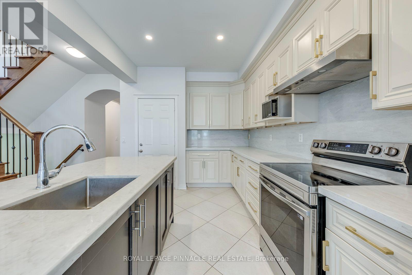 3111 Robert Brown Boulevard, Oakville, Ontario  L6M 0P9 - Photo 17 - W13631256
