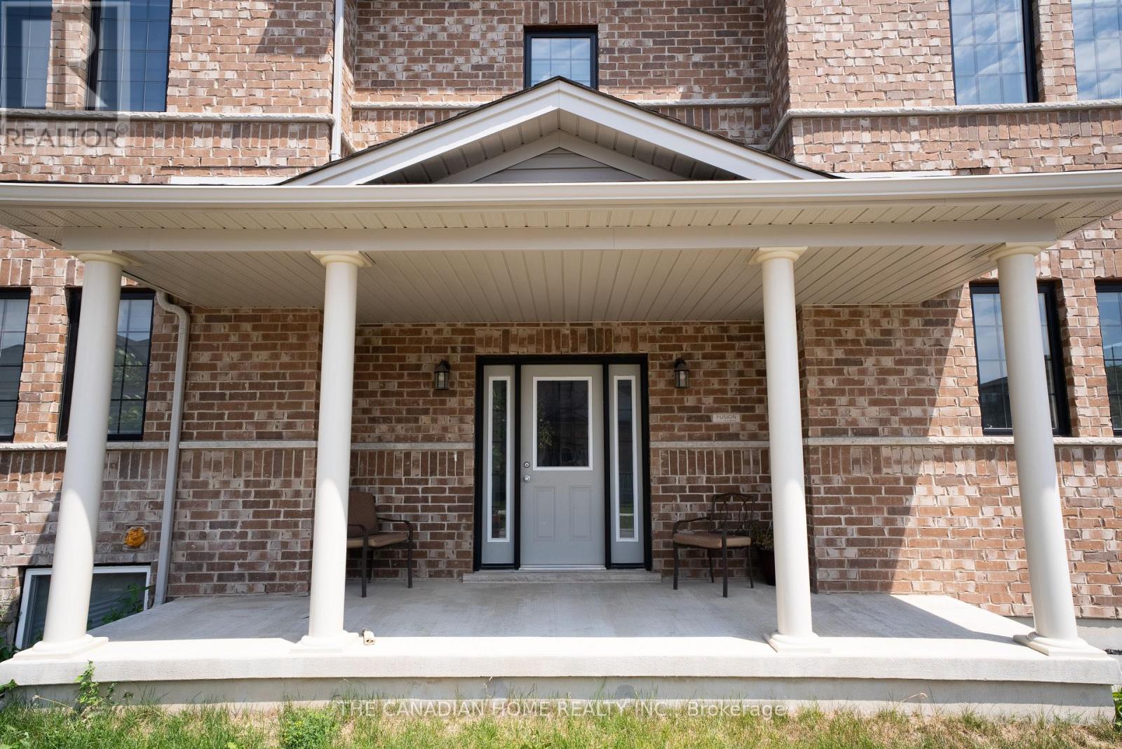 134 Tartan Avenue N, Kitchener, Ontario  N2R 0N4 - Photo 2 - X13631222
