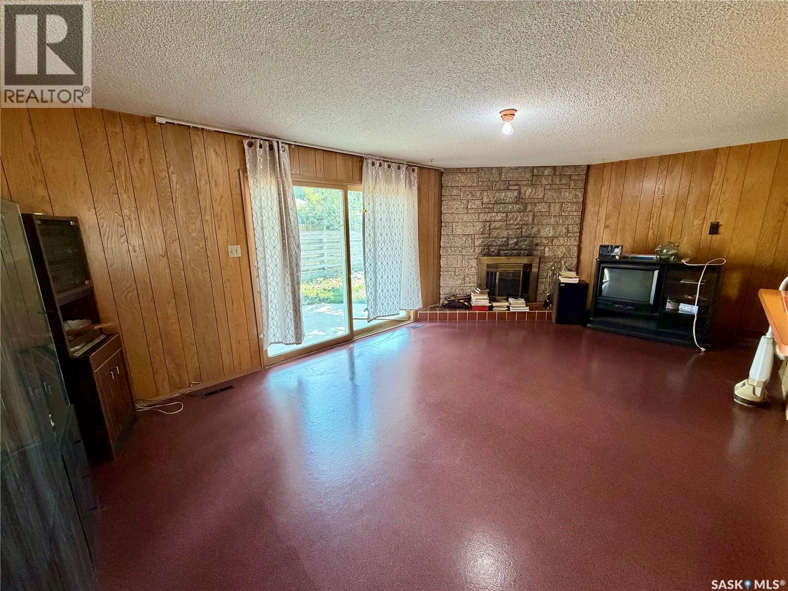 1247 Gordon Road, Moose Jaw, Saskatchewan  S6H 3E3 - Photo 8 - SK044304