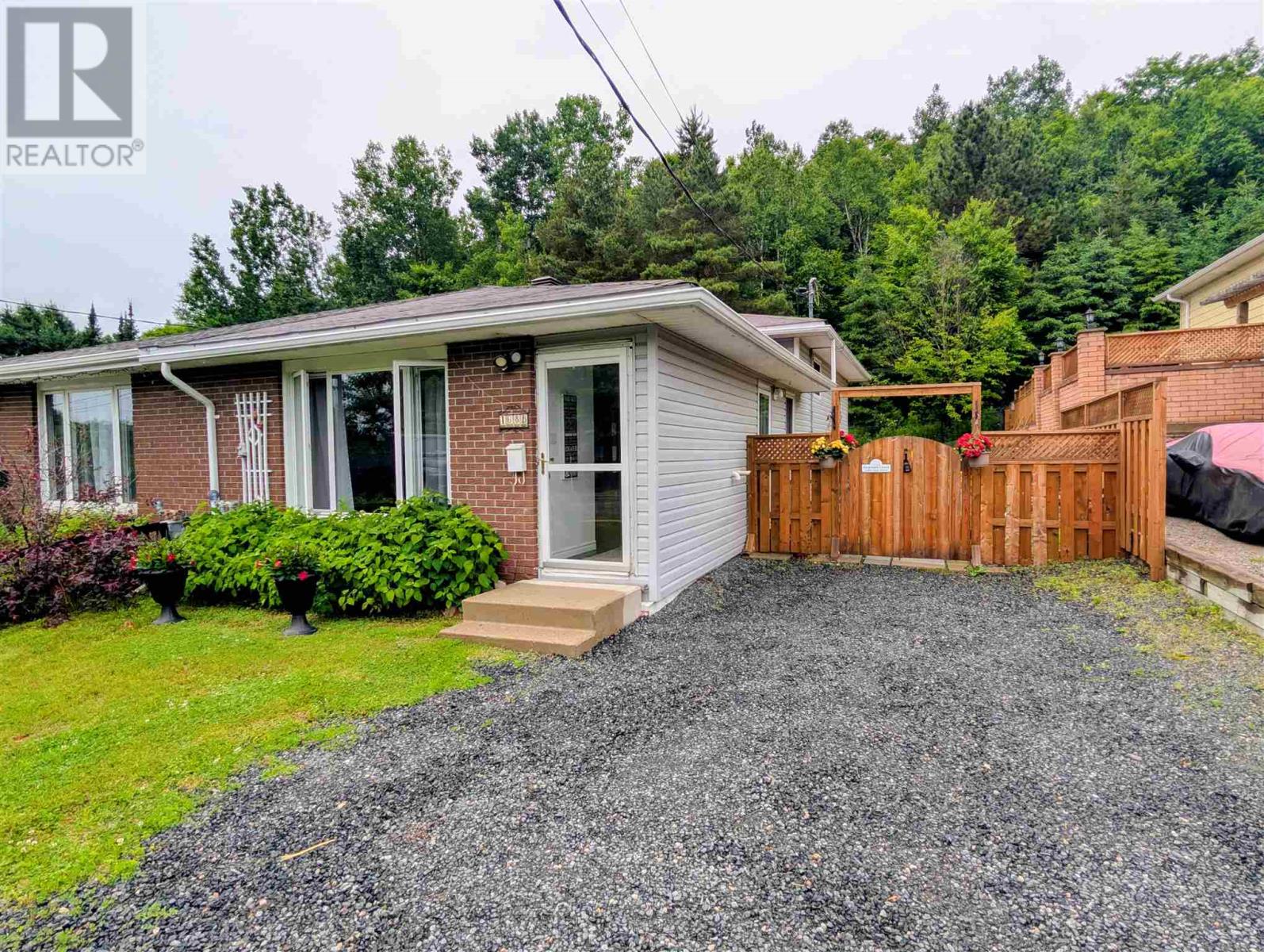168b Ottawa Ave, Elliot Lake, Ontario  P5A 2N7 - Photo 2 - SM261455