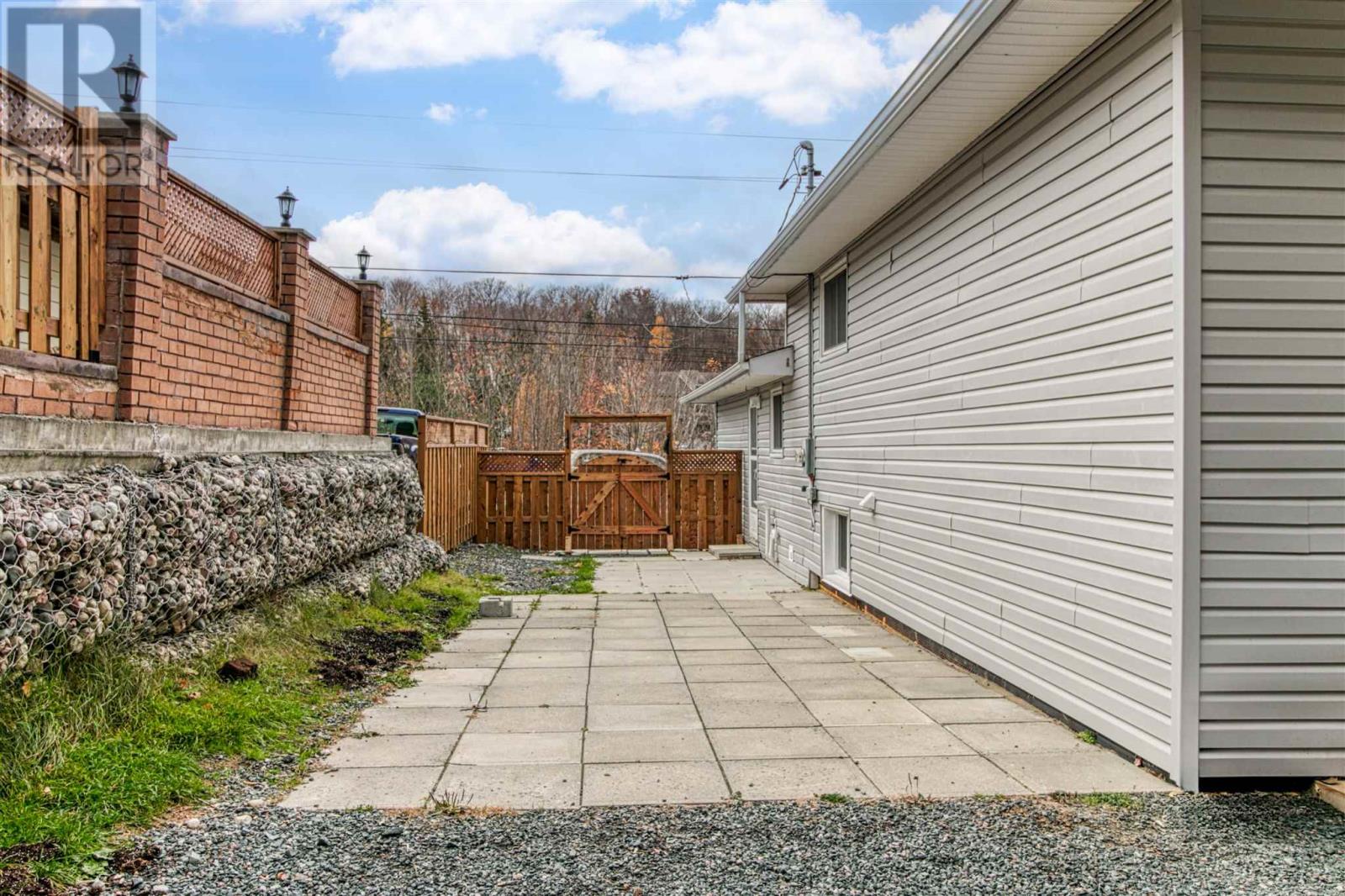 168b Ottawa Ave, Elliot Lake, Ontario  P5A 2N7 - Photo 30 - SM261455