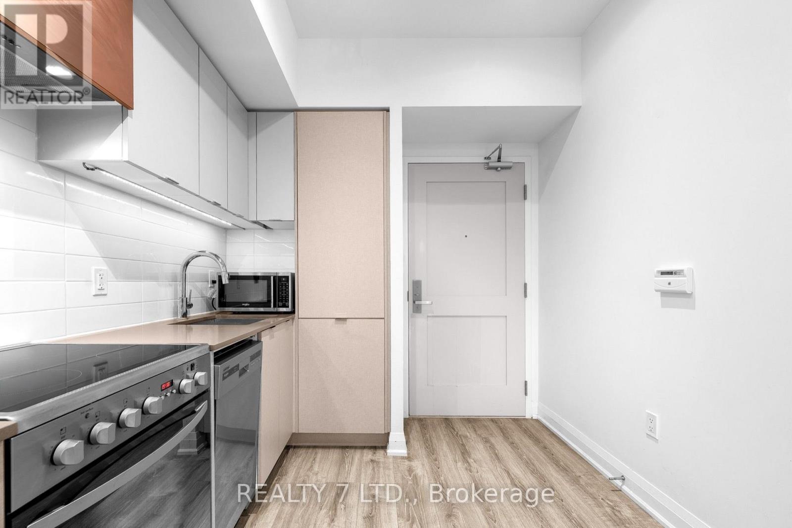 1033 - 26 Gibbs Road, Toronto, Ontario  M9B 0E3 - Photo 11 - W13619178