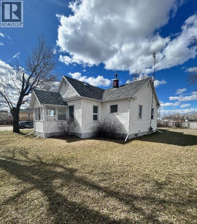 204 Grand Avenue, Carmangay, Alberta