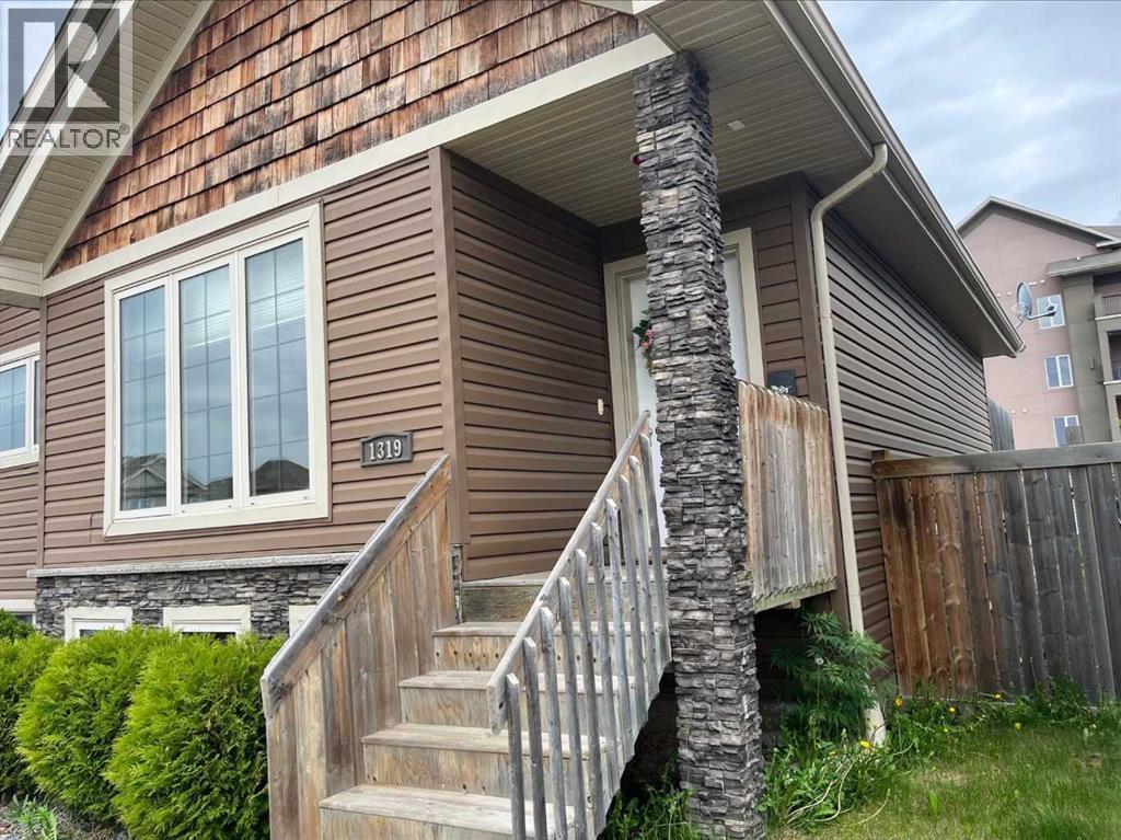 1319 54 Avenue Close, Lloydminster, Alberta  T9V 2K1 - Photo 2 - A2331889